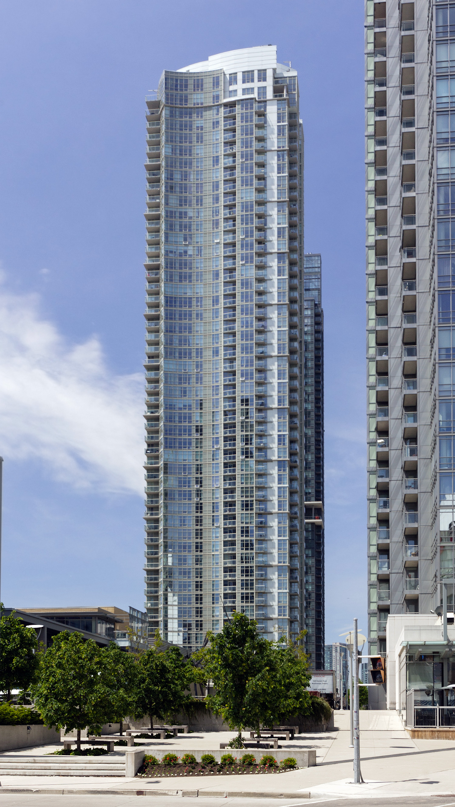 35 Mariner - View from the east 