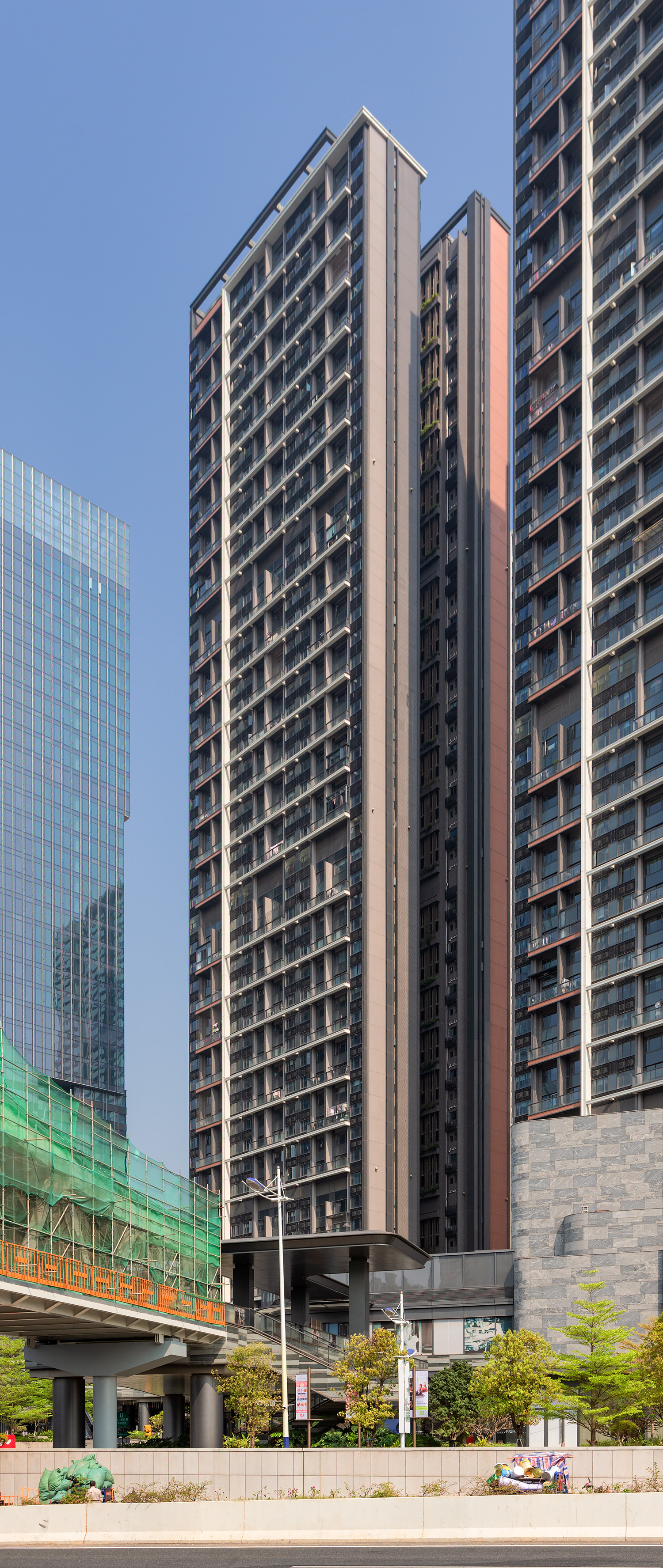 New World Canton Center Tower 7 - View from the southeast 