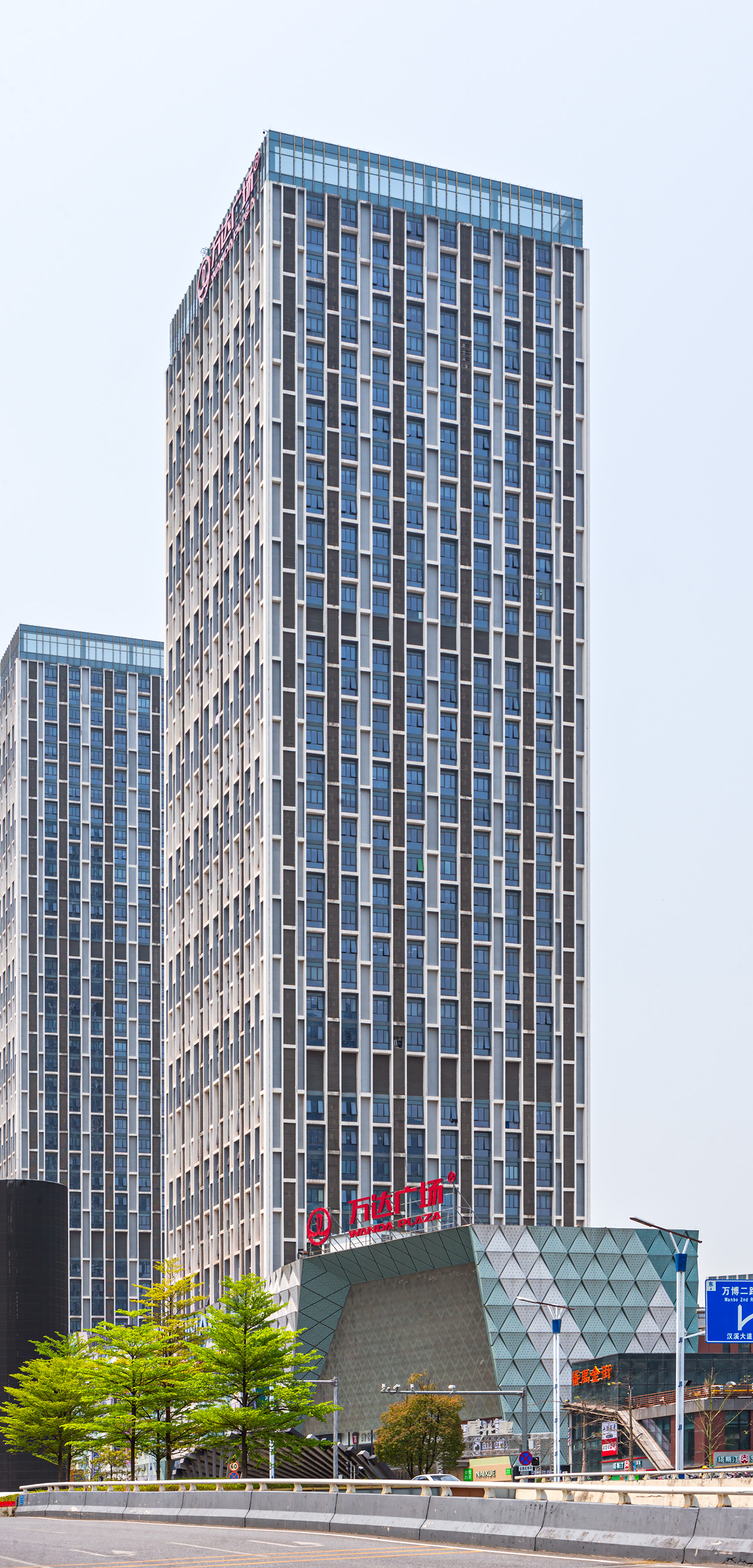 Panyu Wanda Plaza Tower 2 - View from the east 