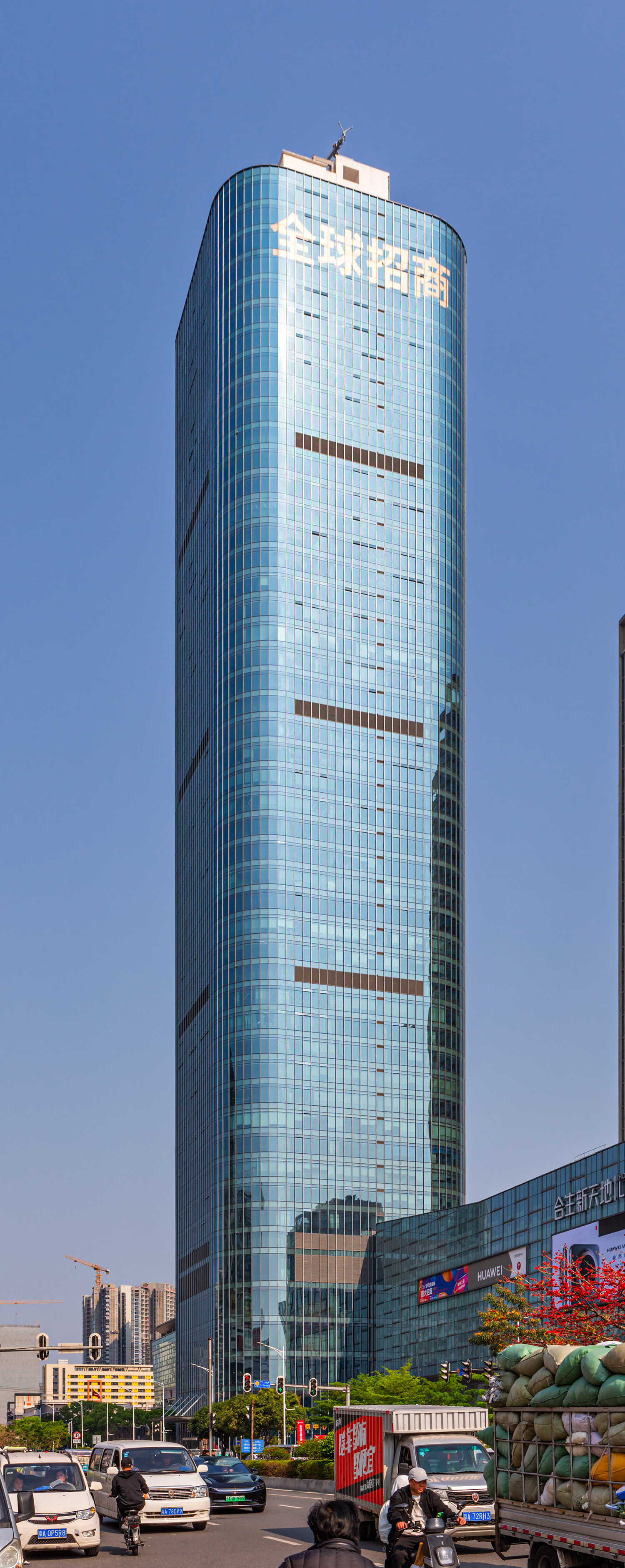 Pearl River One Office Tower - View from the east 