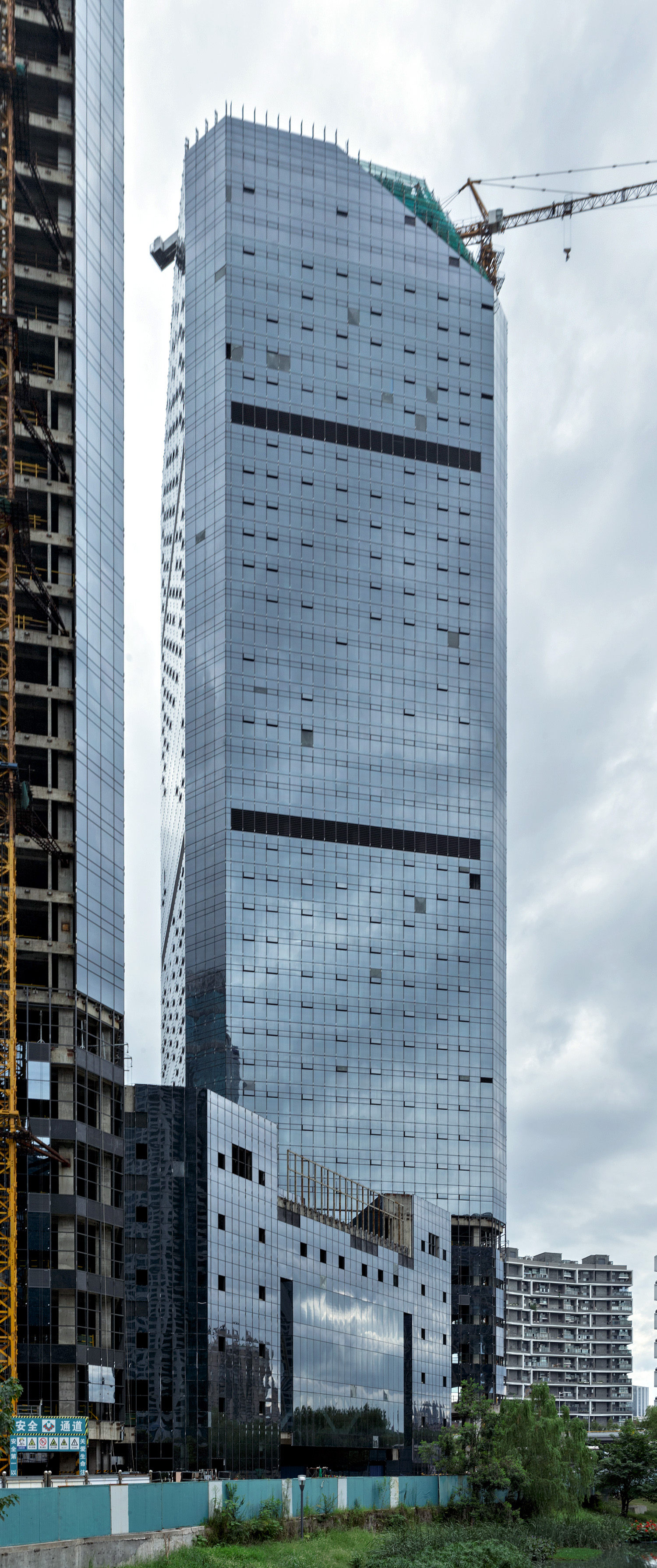 Asian Packaging Center Mansion West Tower - Under construction 