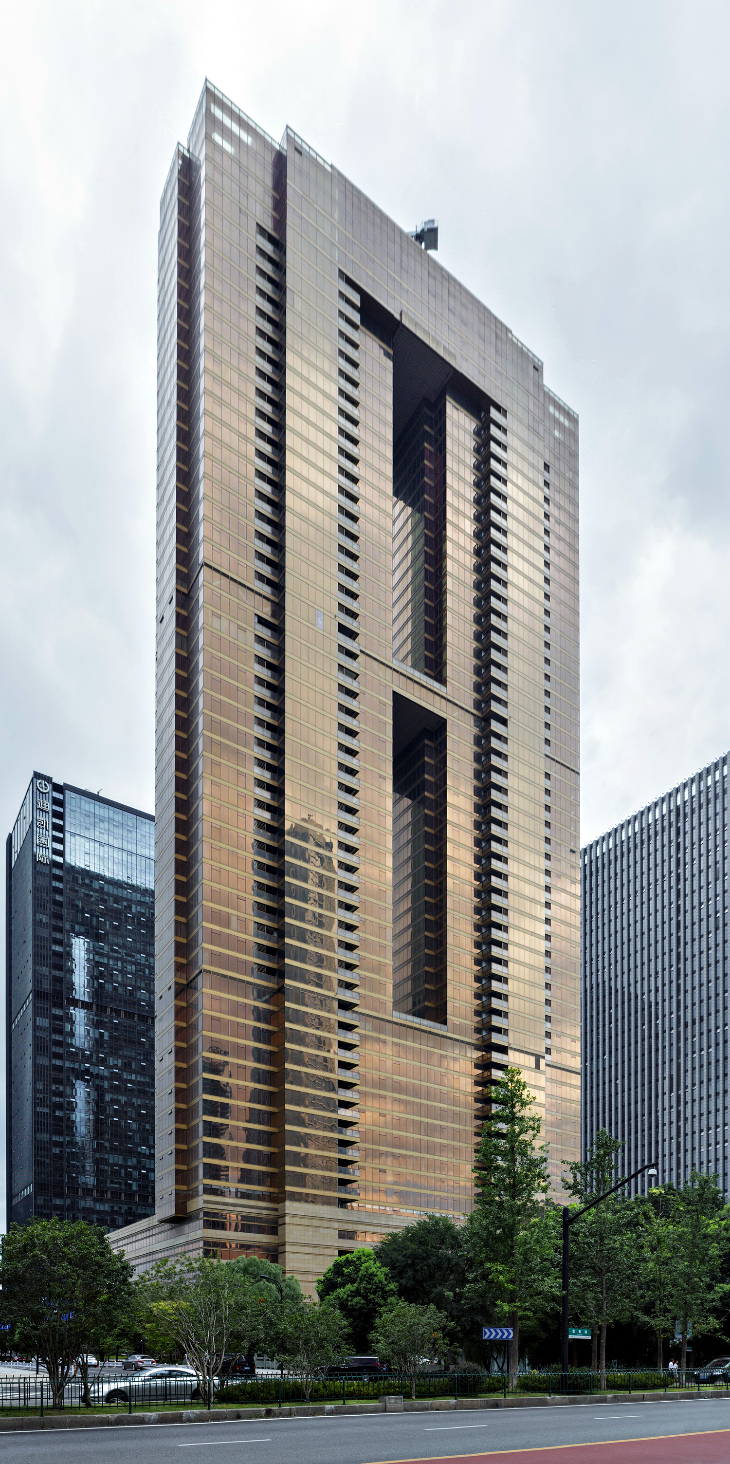 Dicara Gold Tower - View from the north 