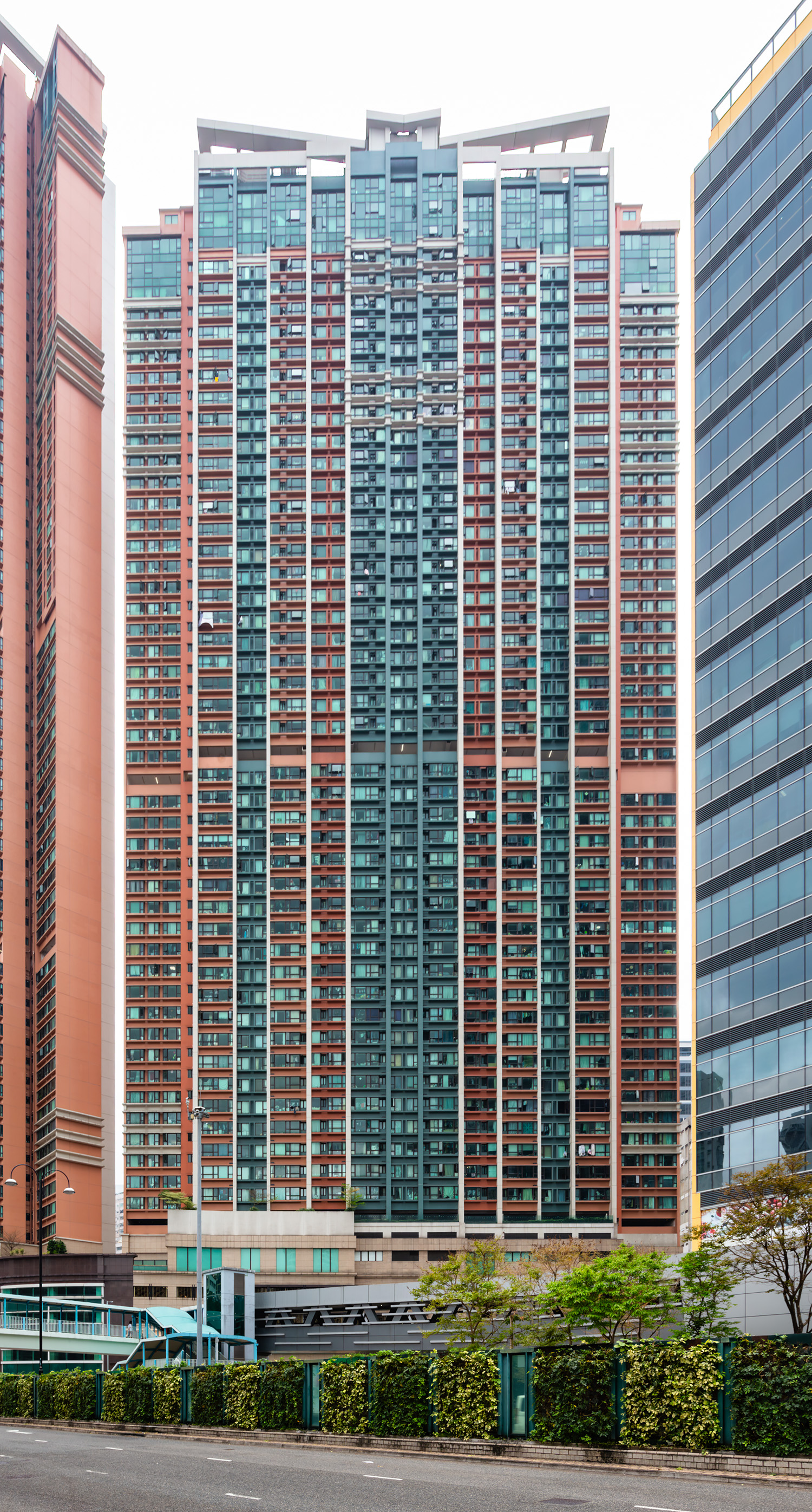 Chelsea Court Tower East - View from the northwest&nbsp;