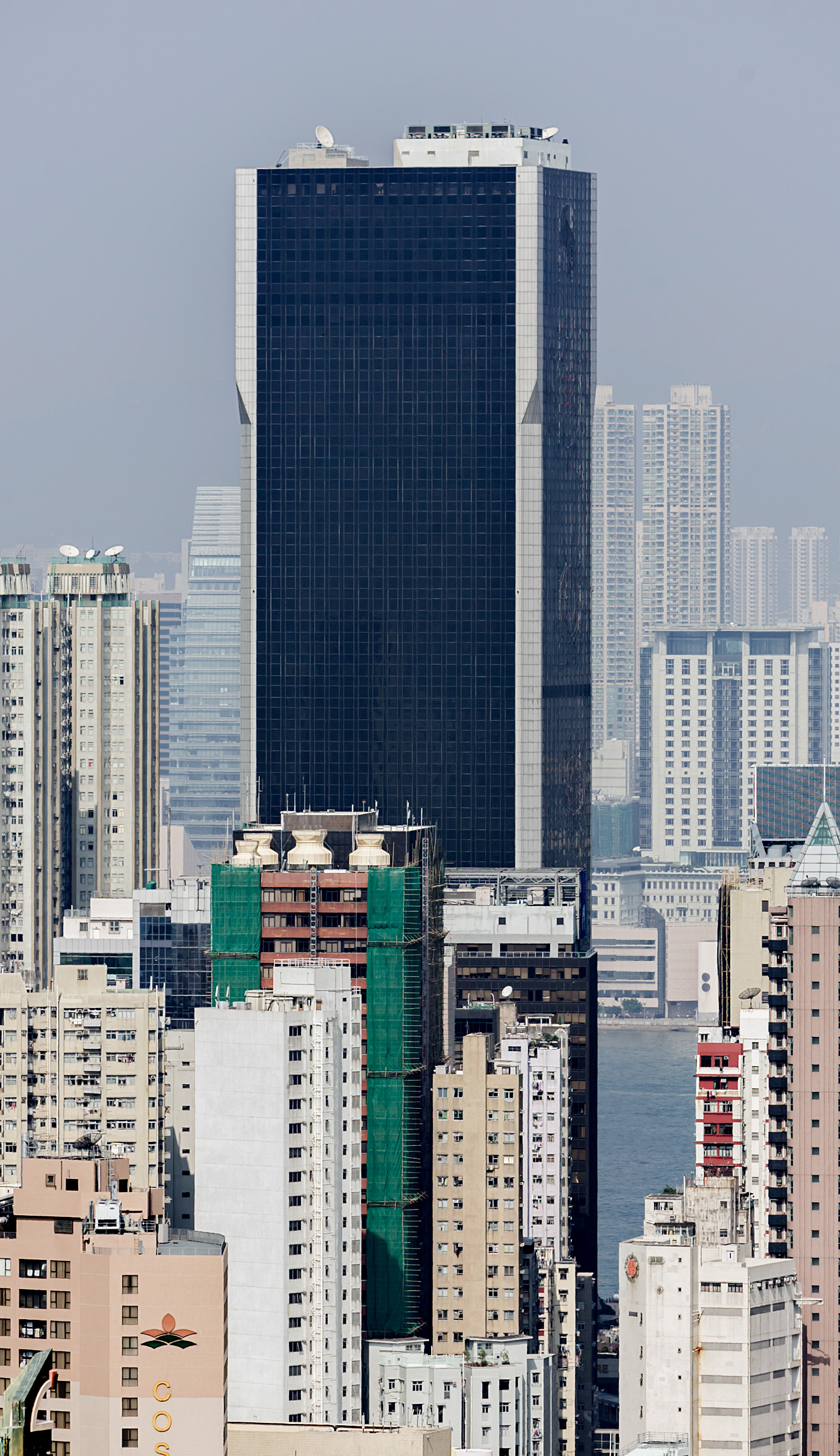 Sun Hung Kai Centre - View from the south 