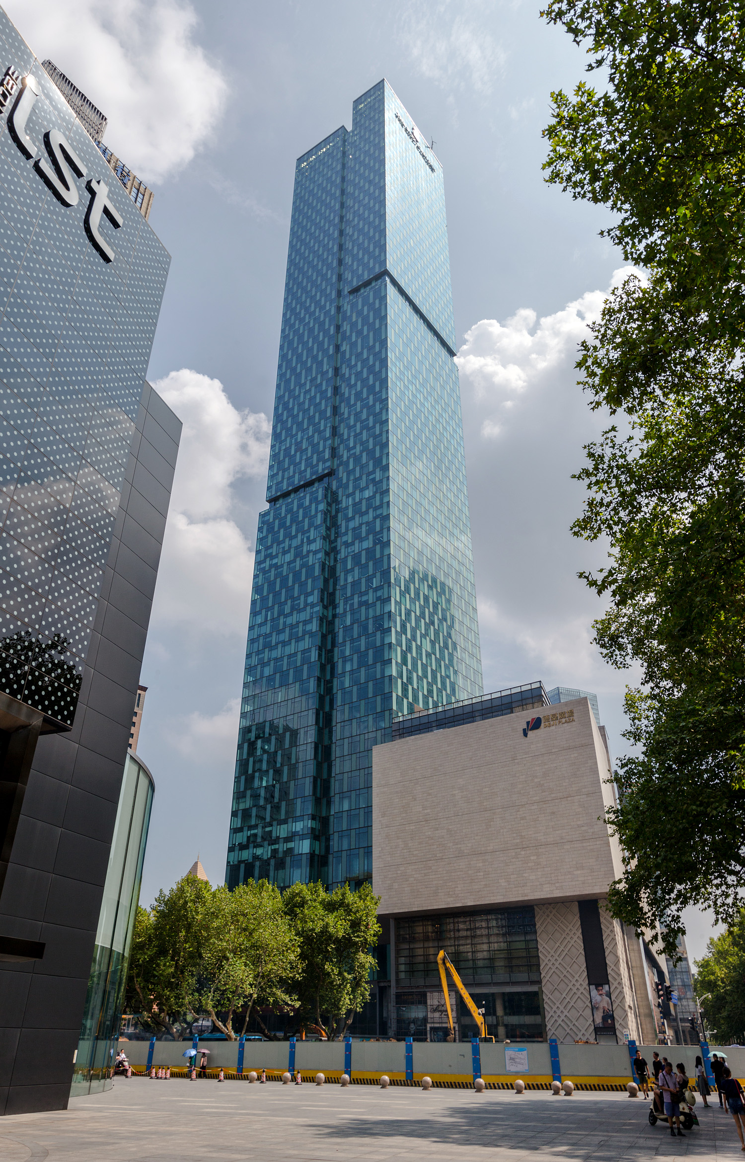 Deji Plaza - View from the north 