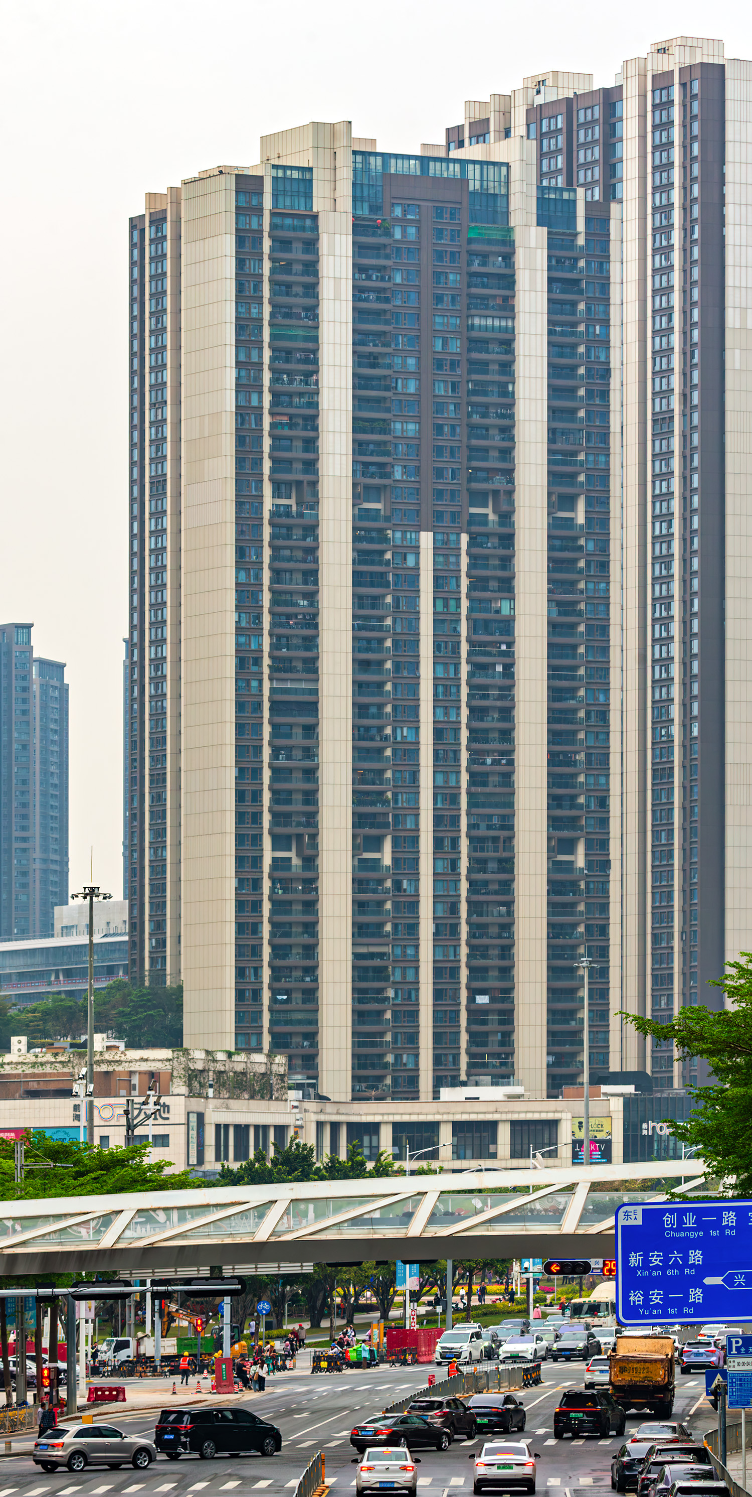 UNI-Center Tower 4 - View from the west 