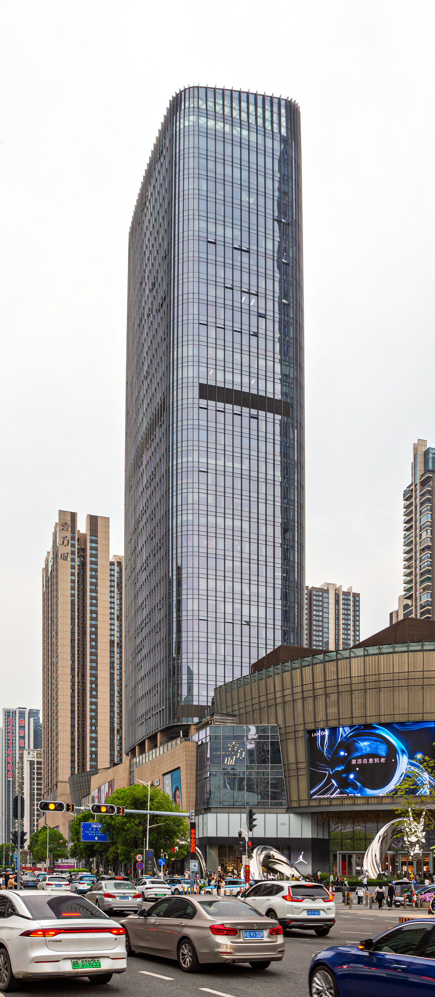 UNI-Center Tower B - View from the northwest 