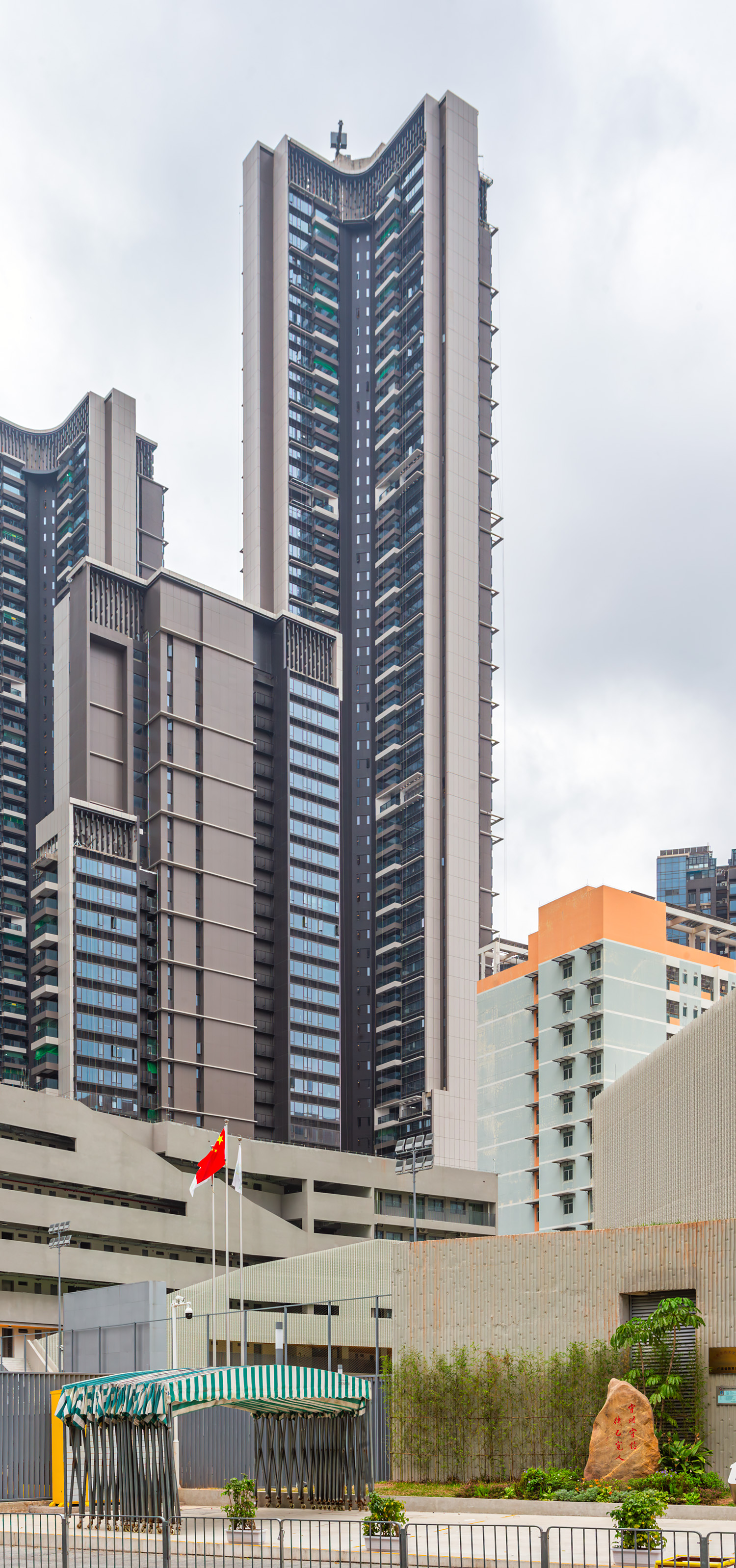 Yitian Rising World Phase II Tower 7A - View from the north 