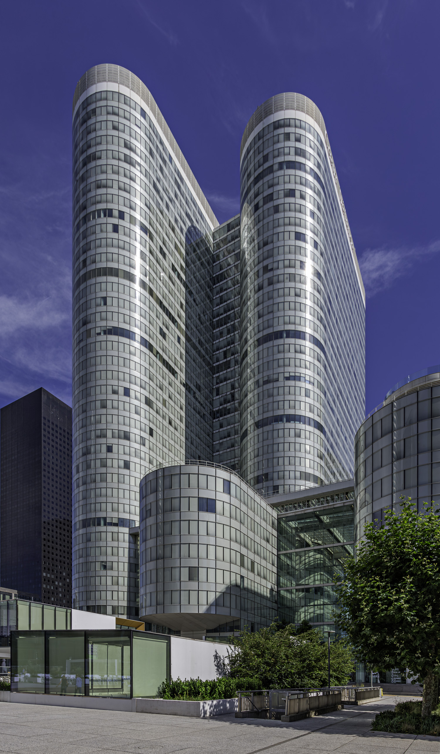 Coeur Defense - View from the south 