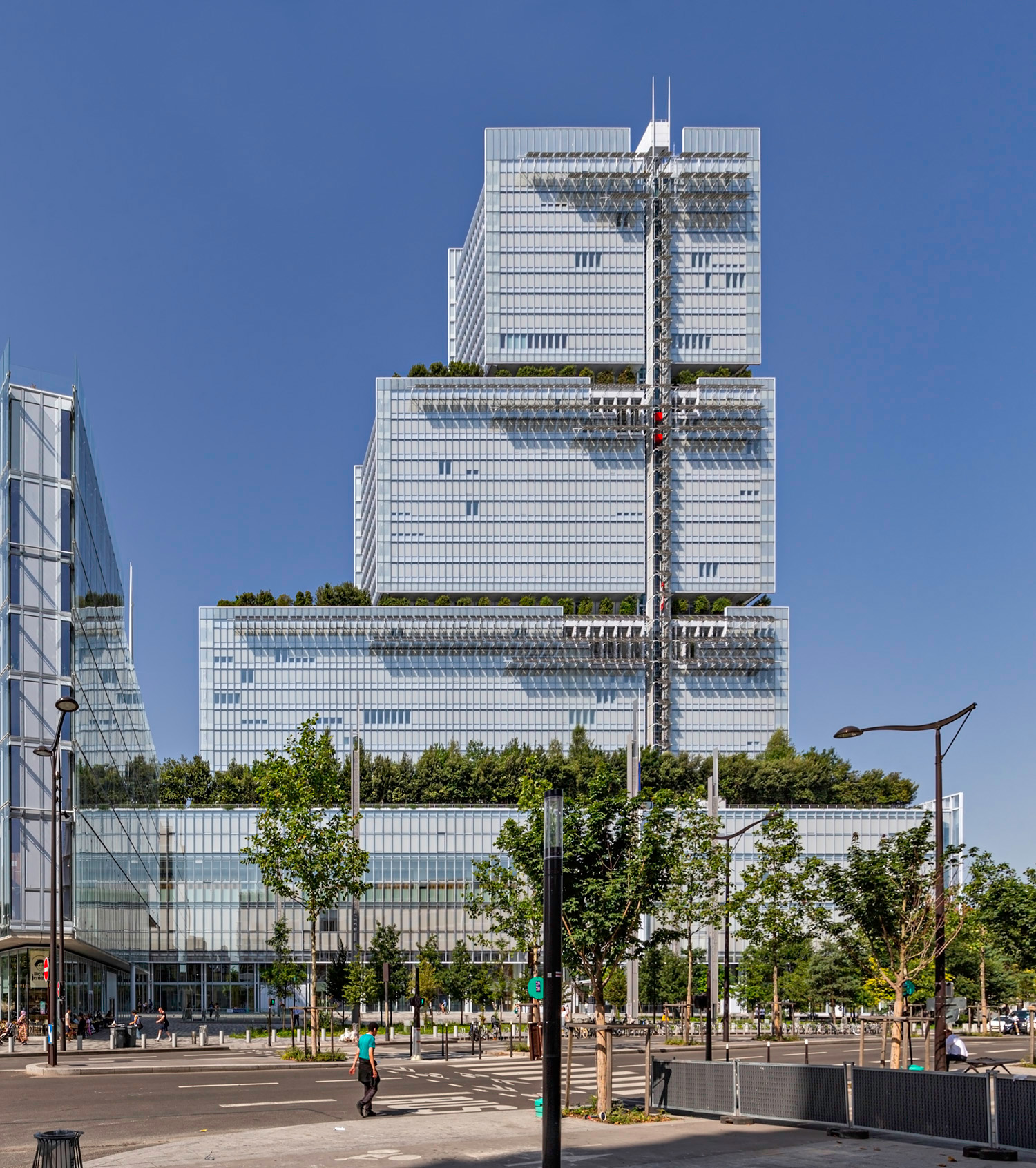 Tribunal de Paris - View from the east 