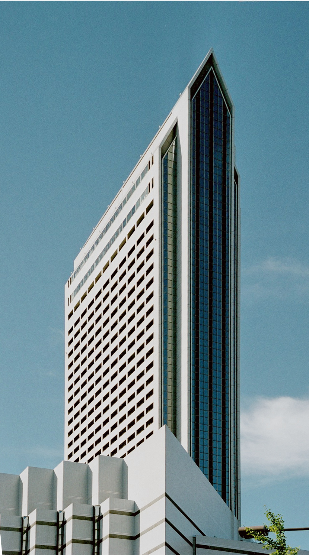 Shin-Kobe Oriental City - View from the south 