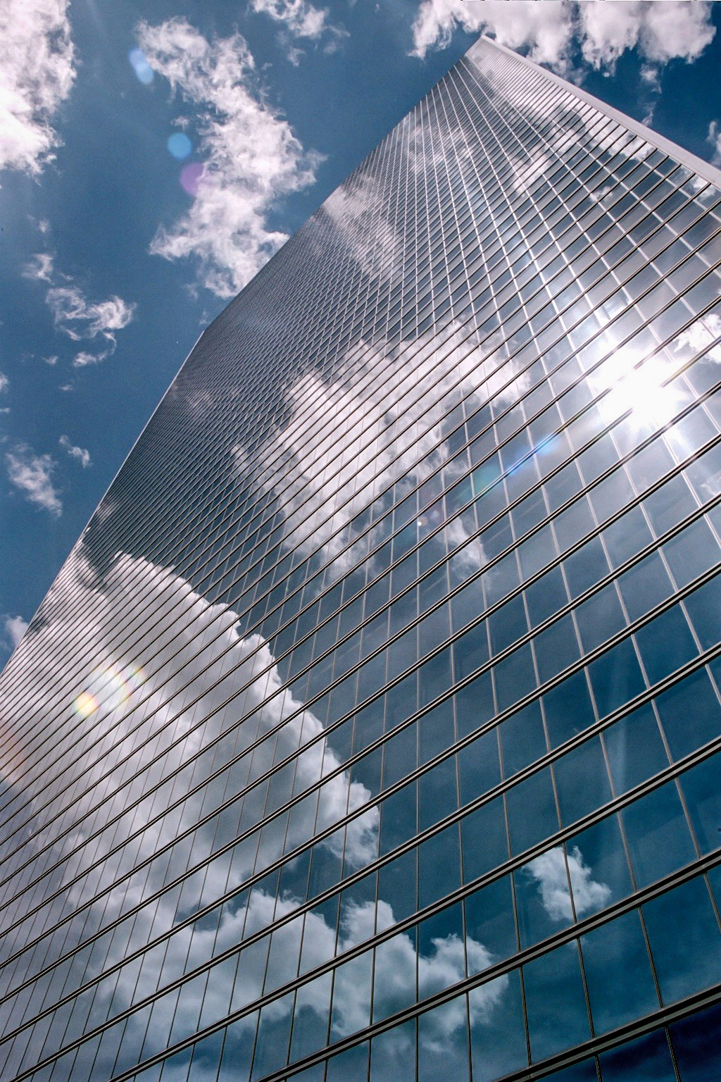 Crystal Tower - Reflecting facade 