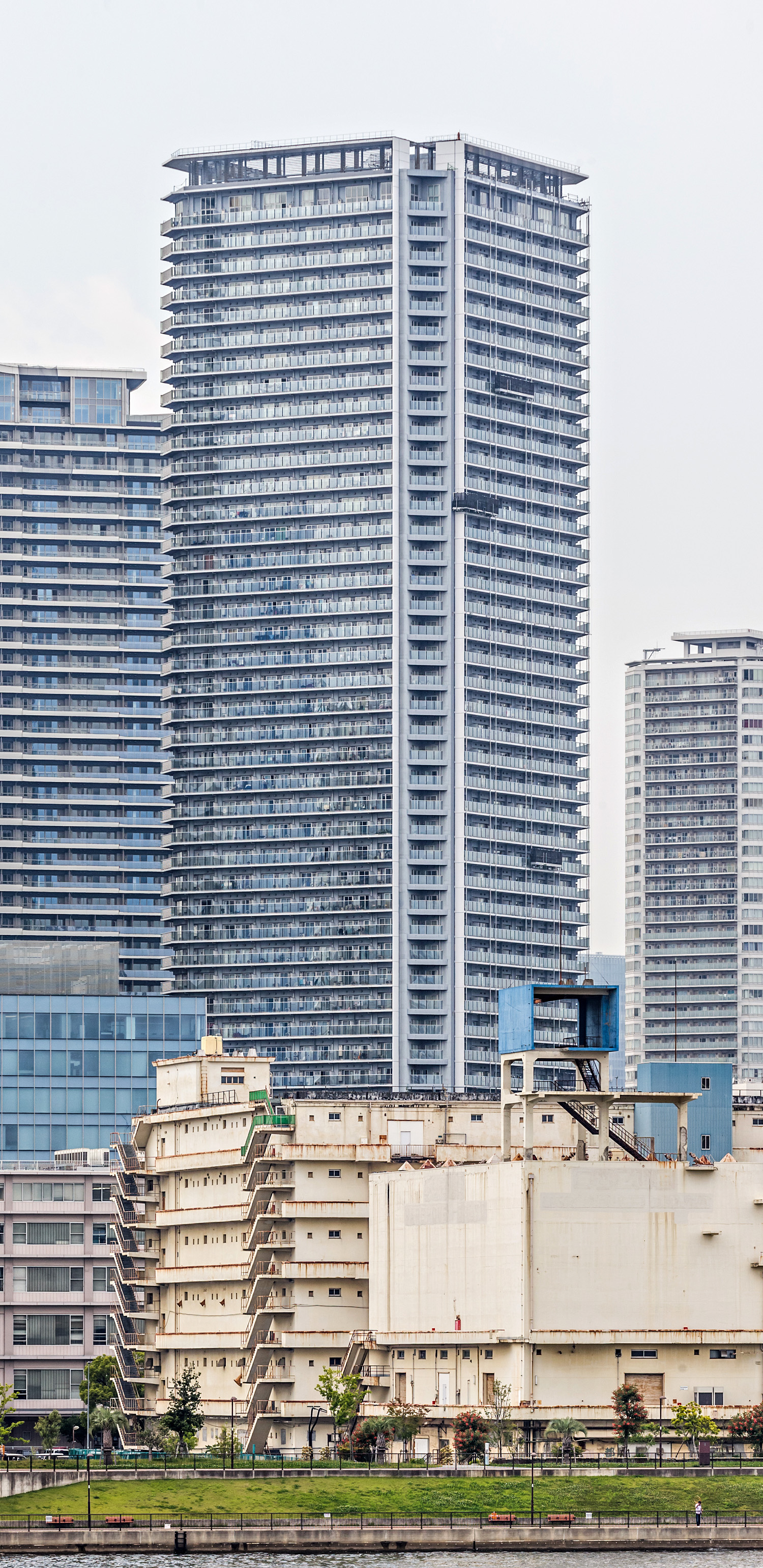 Bay City Harumi Sky Link Tower - View from the southeast 