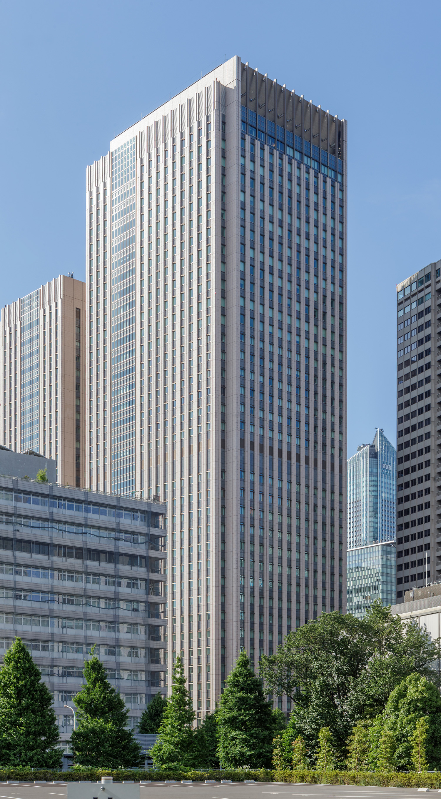 Kasumigaseki Common Gate West Building - View from the northwest 