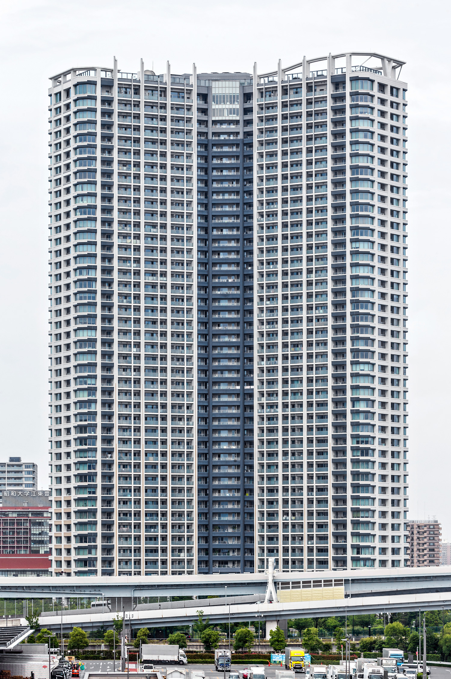 SKYZ Tower & Garden - View from Yurikamone Line 