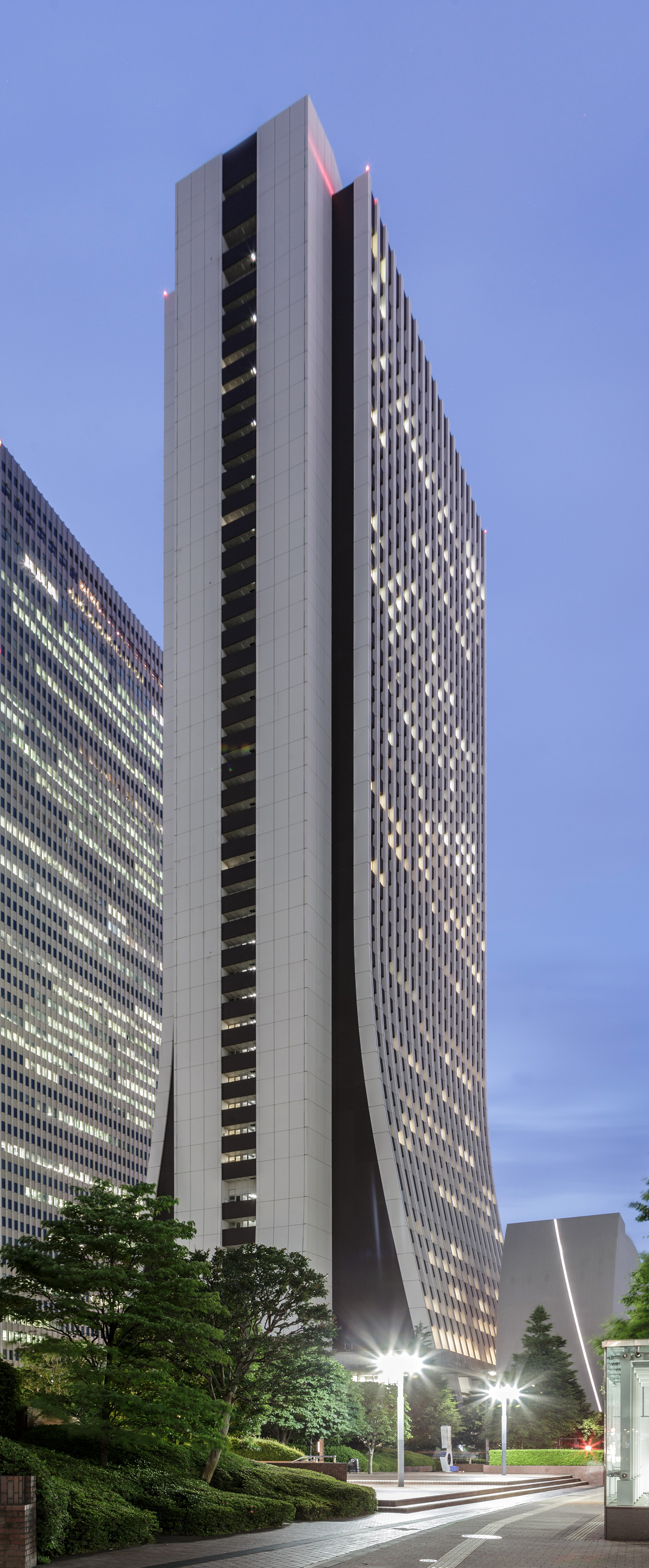 Sompo Japan Head Office Building - View from the south 