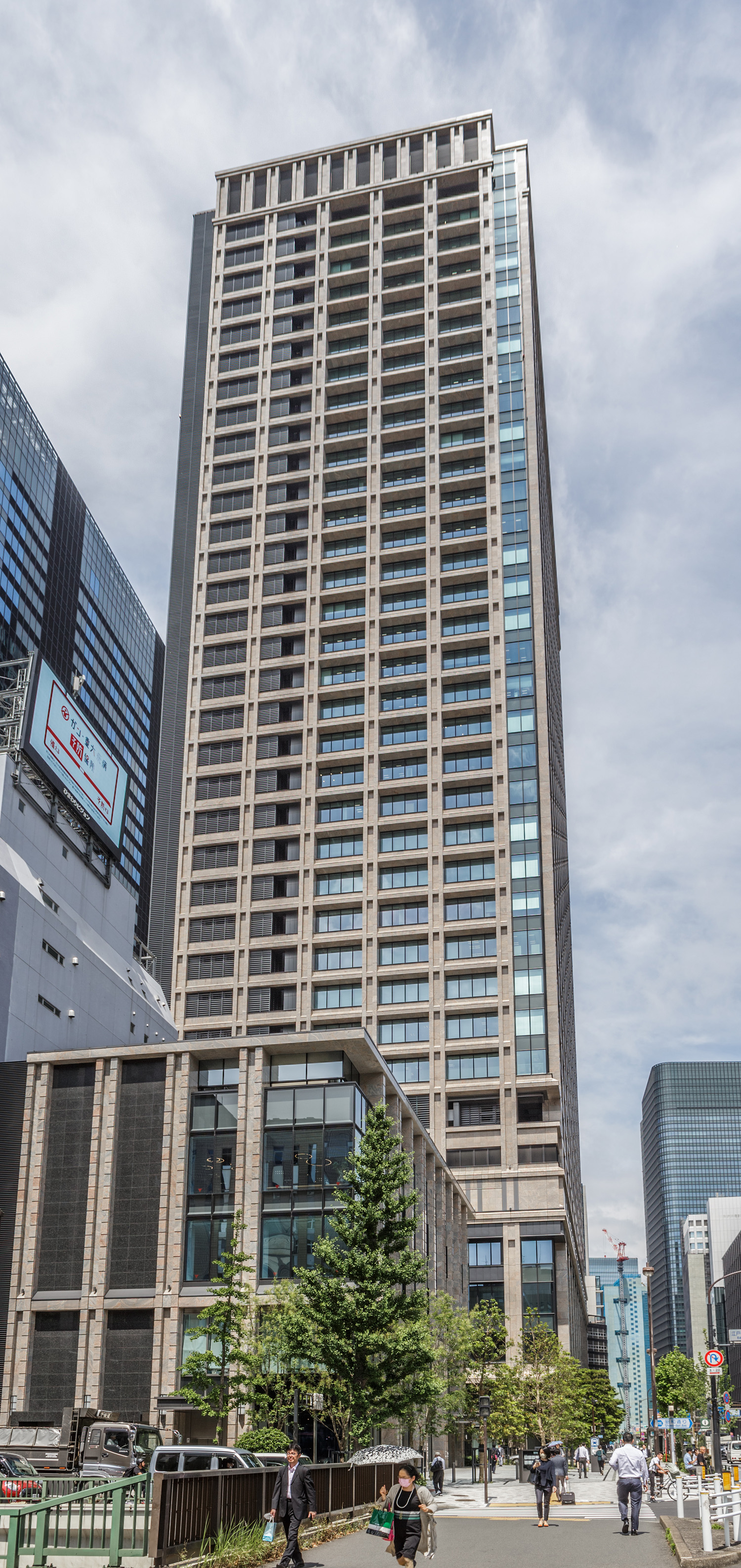 Tokyo Nihonbashi Tower - View from the east 