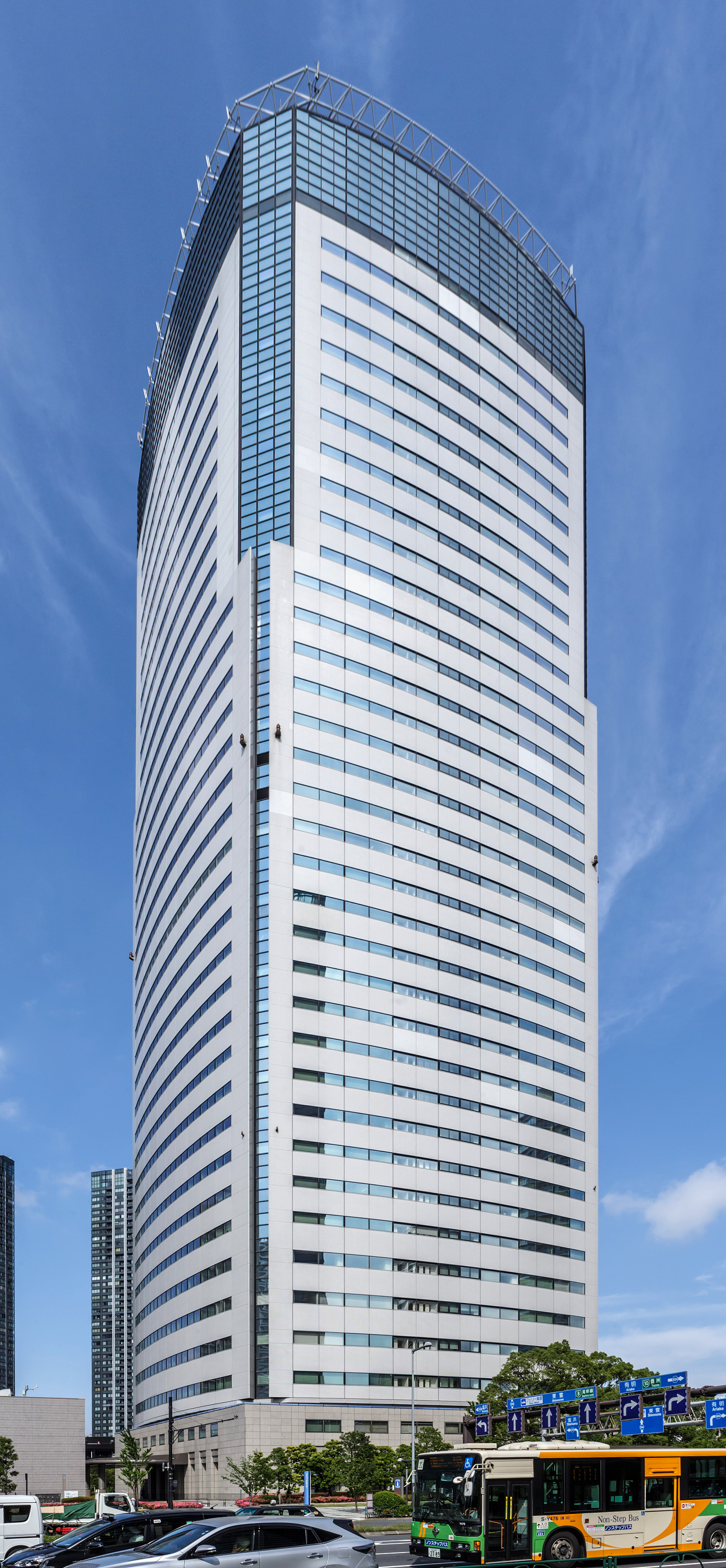 Toyosu Center Building - View from the west 