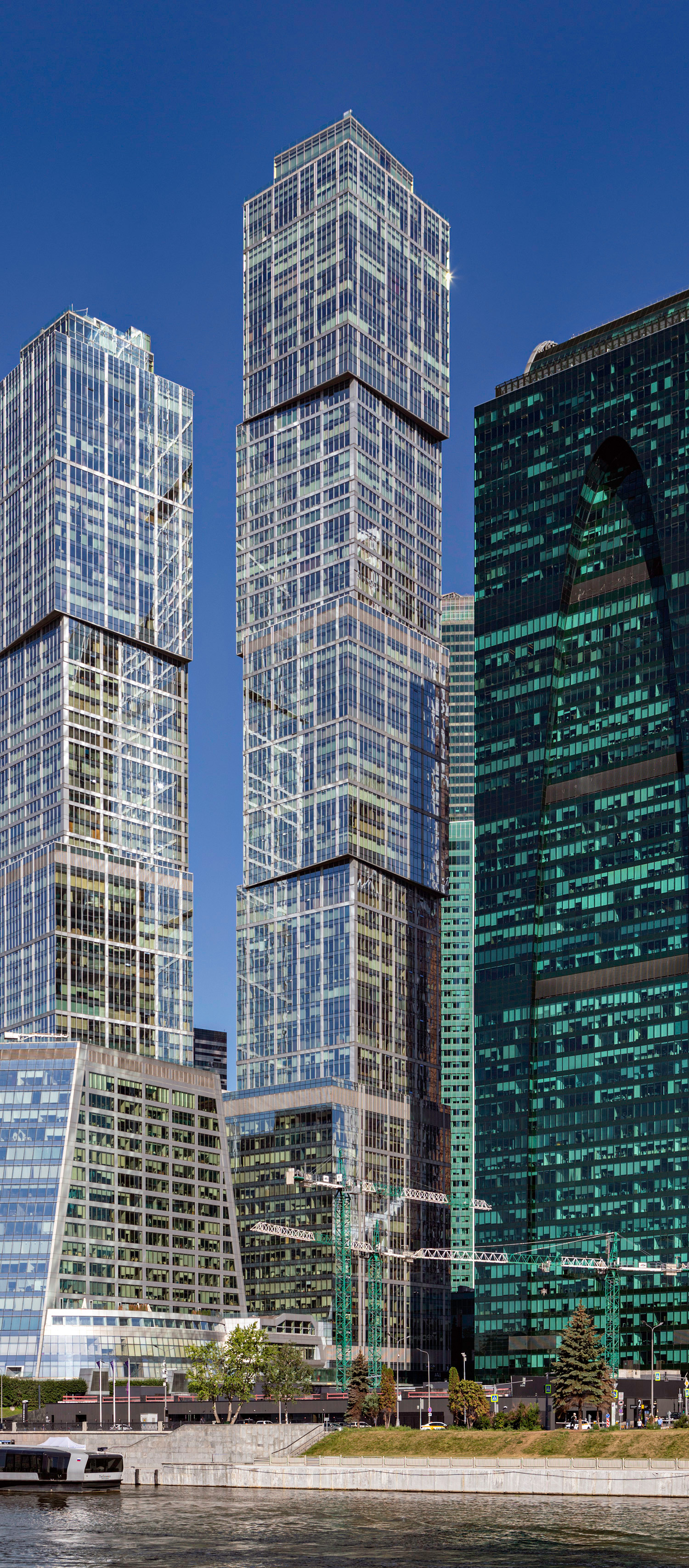 Capital City Moscow Tower - View across the Moskwa 