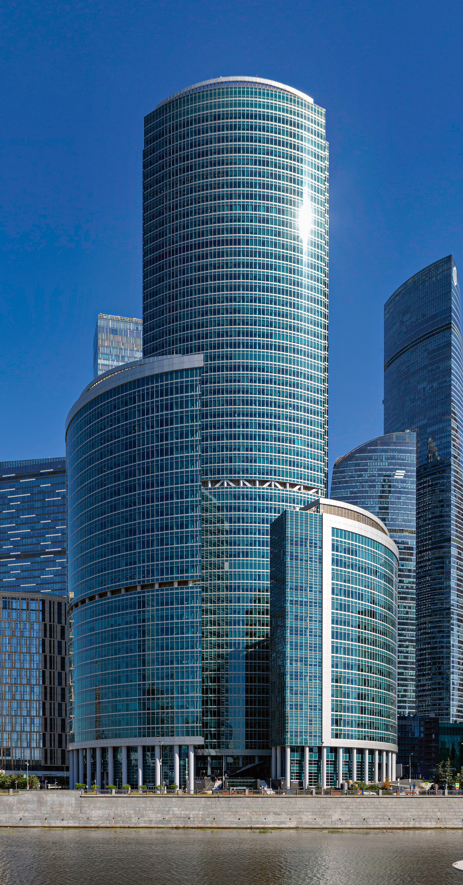 Naberezhnaya Tower Block C - View across the Moskwa 