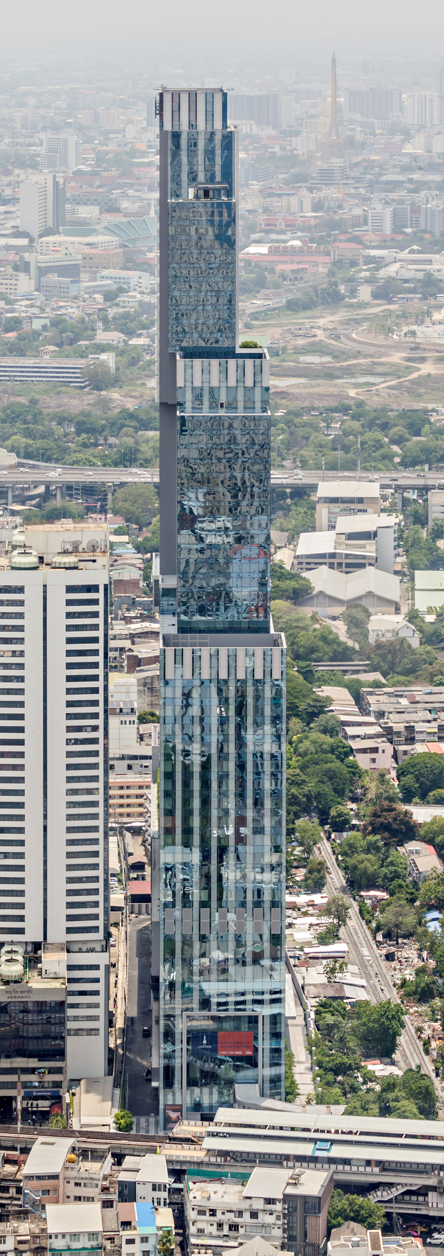 Eastin Grand Hotel Phayathai Bangkok - View from Baiyoke Tower II 