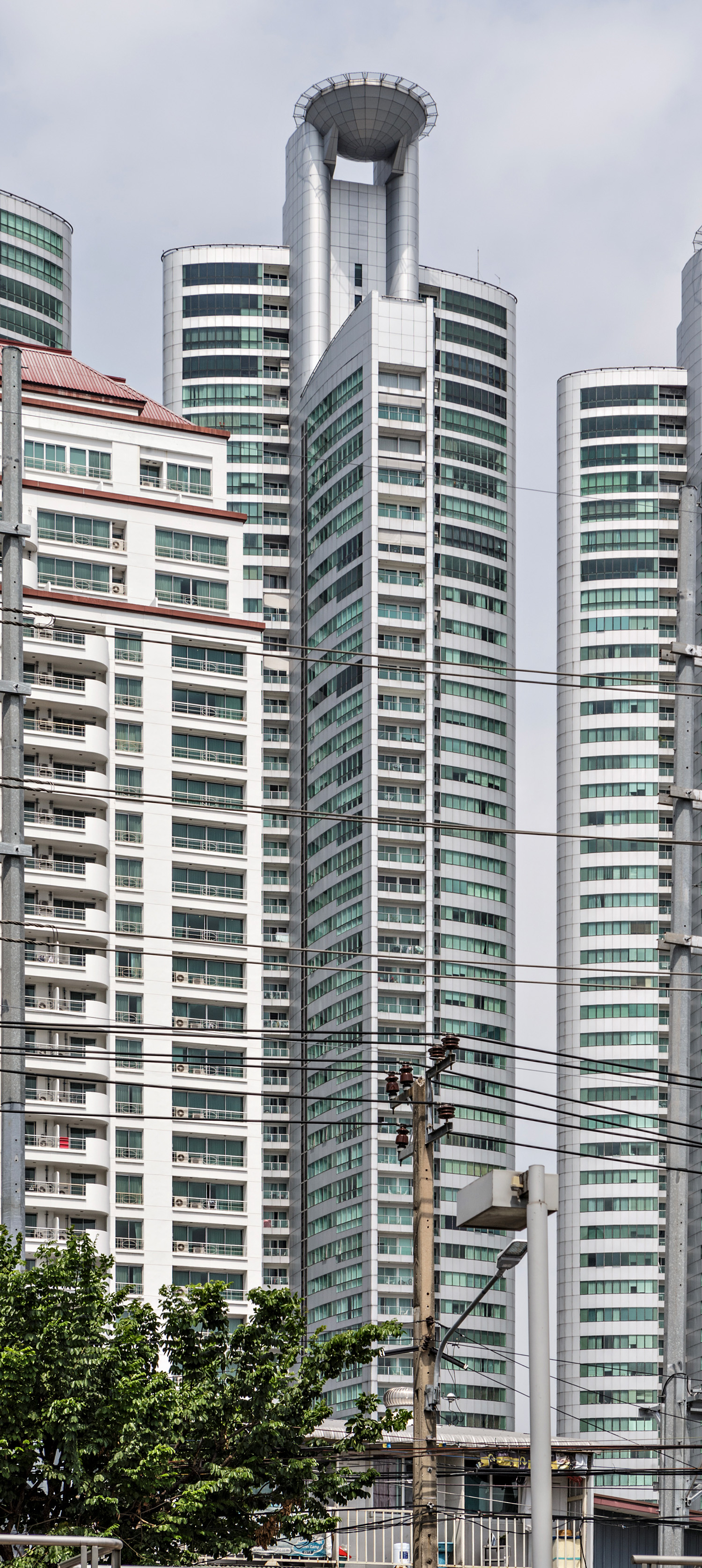 Millennium Residence Tower 3 - View from Ratchadaphisek Road 