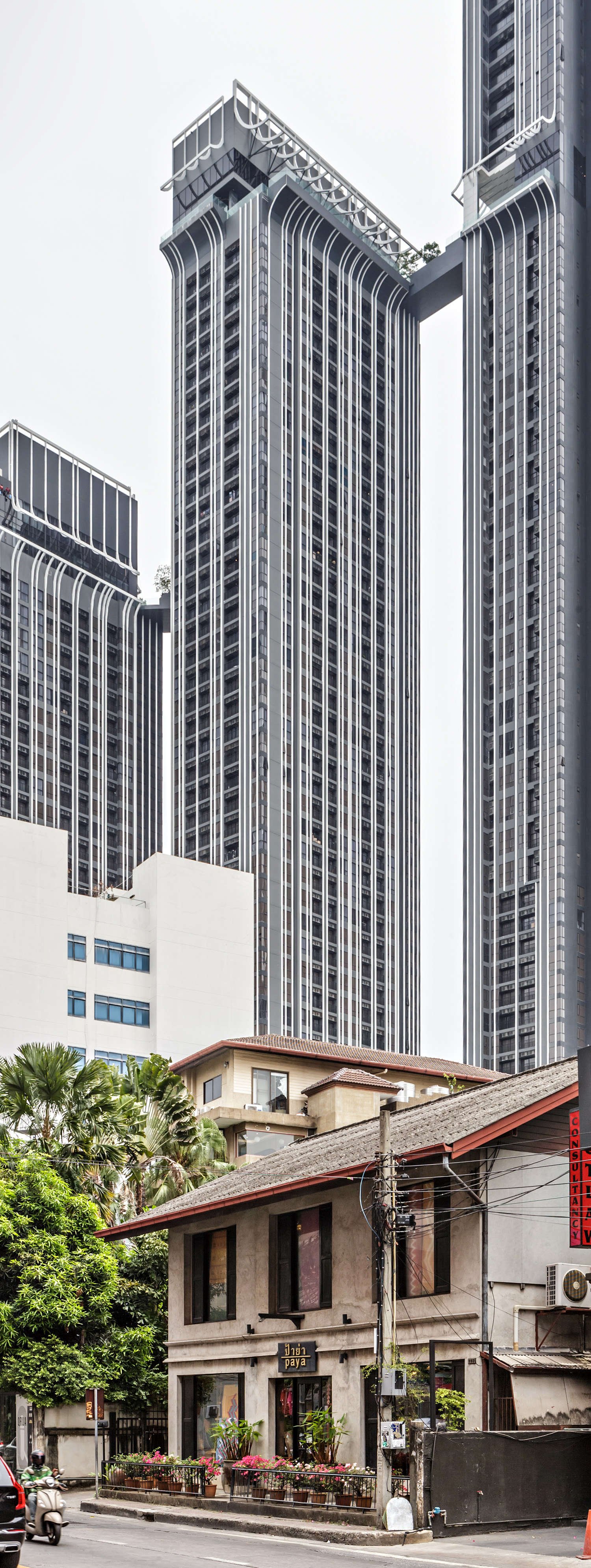 Park Origin Thonglor Tower B - View from Soi Ekkamai 5 