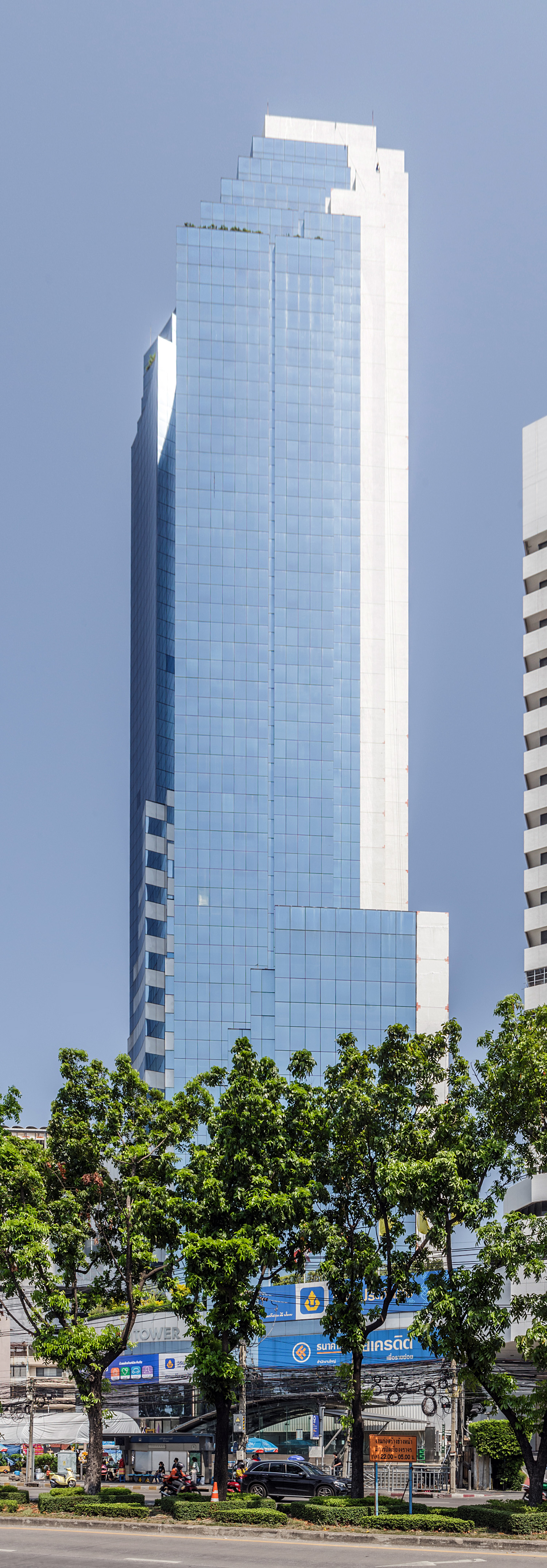 RS Tower - View from Ratchadaphisek Road 