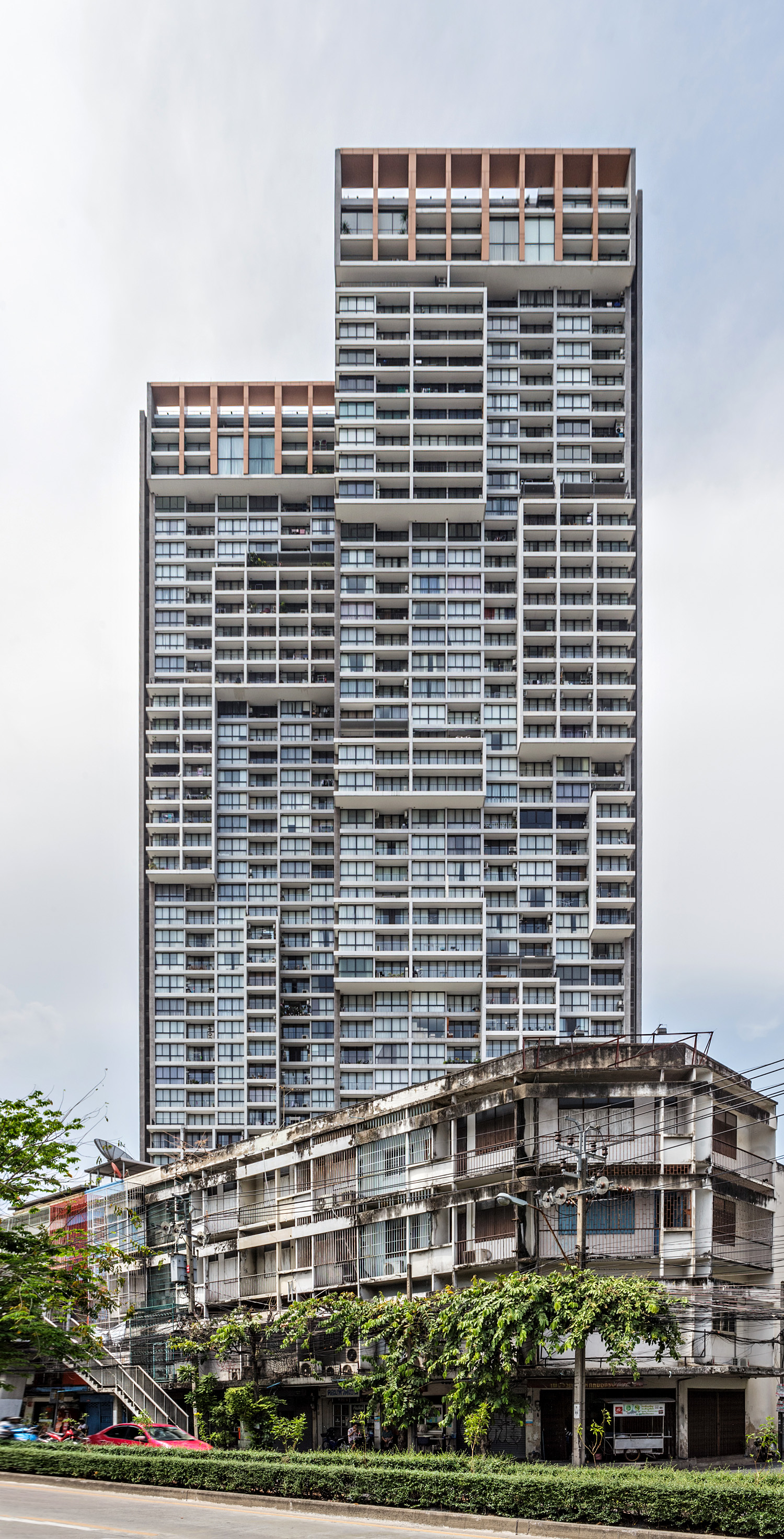 The Issara - Liew from Lat Phrao Road 