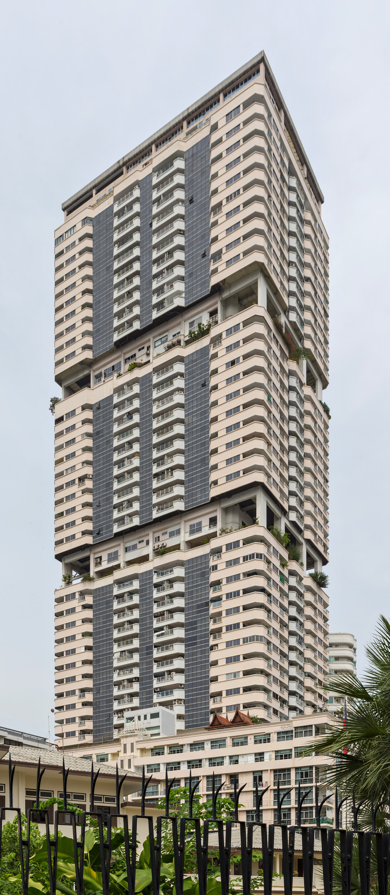 Waterford Diamond Tower - View from Sukhumvit Road 