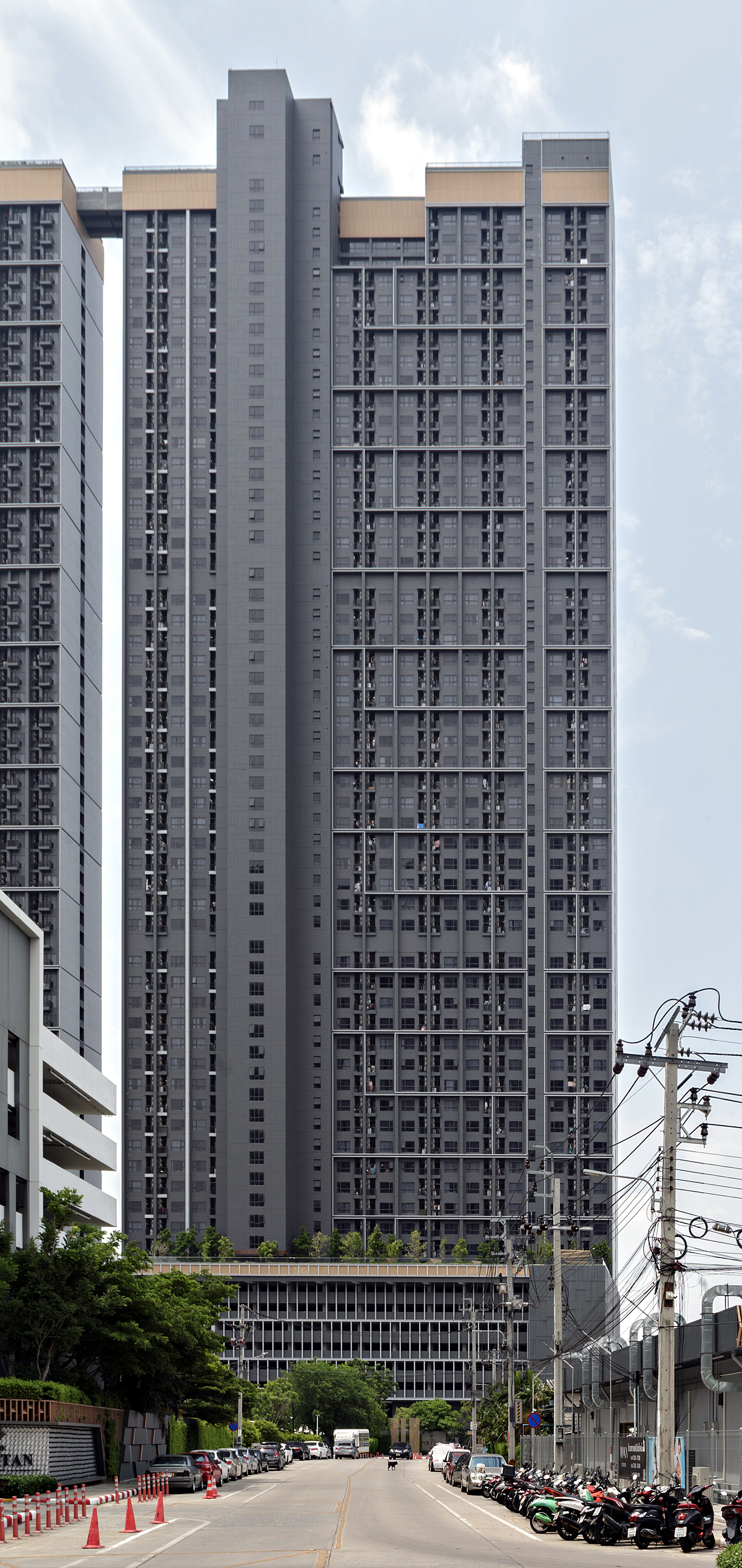 The Politan Aqua East Tower - View from the south 