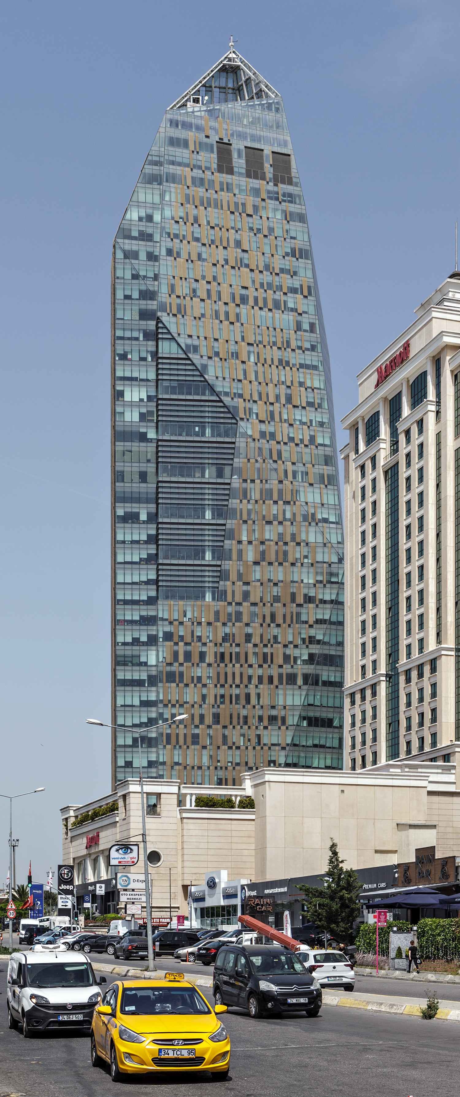 Allianz Tower - View from the east 