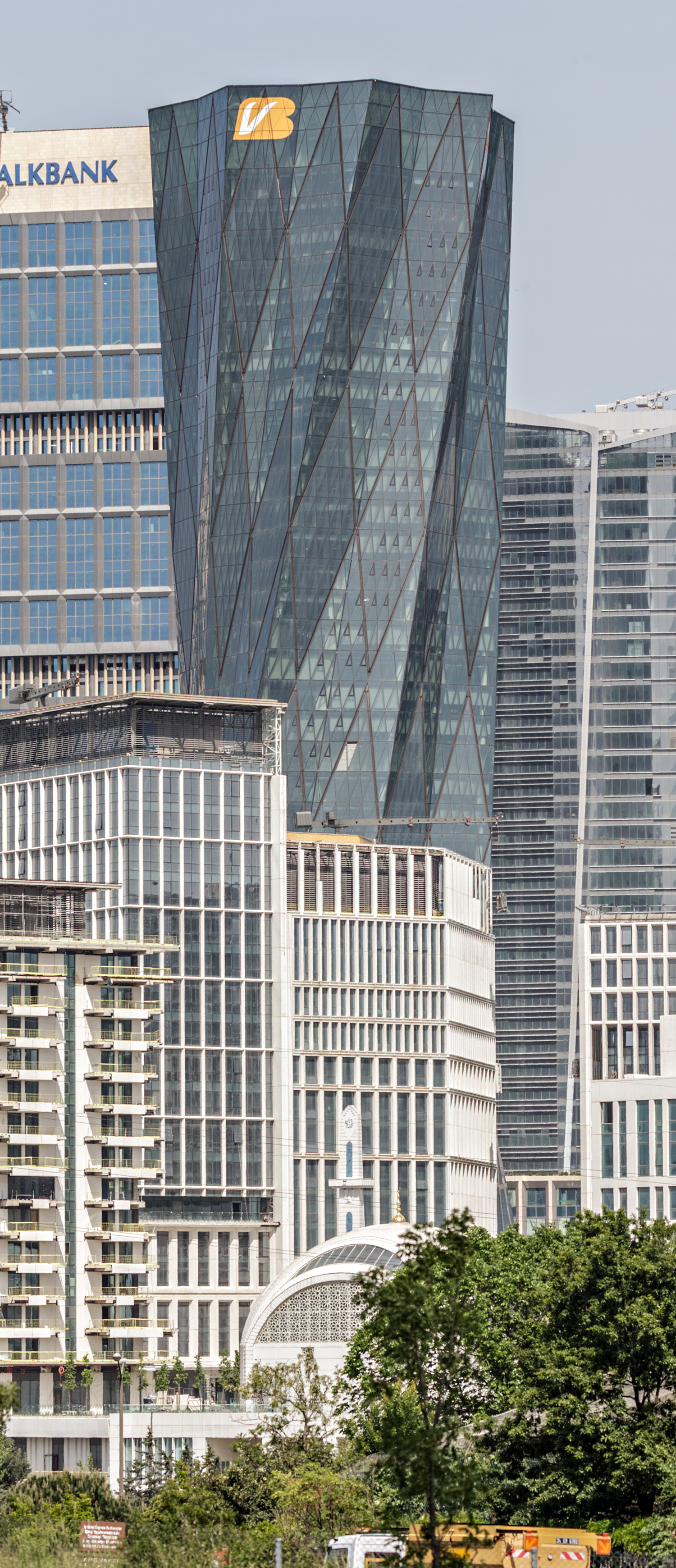 VakifBank Headquarters Tower 1 - View from the southeast 