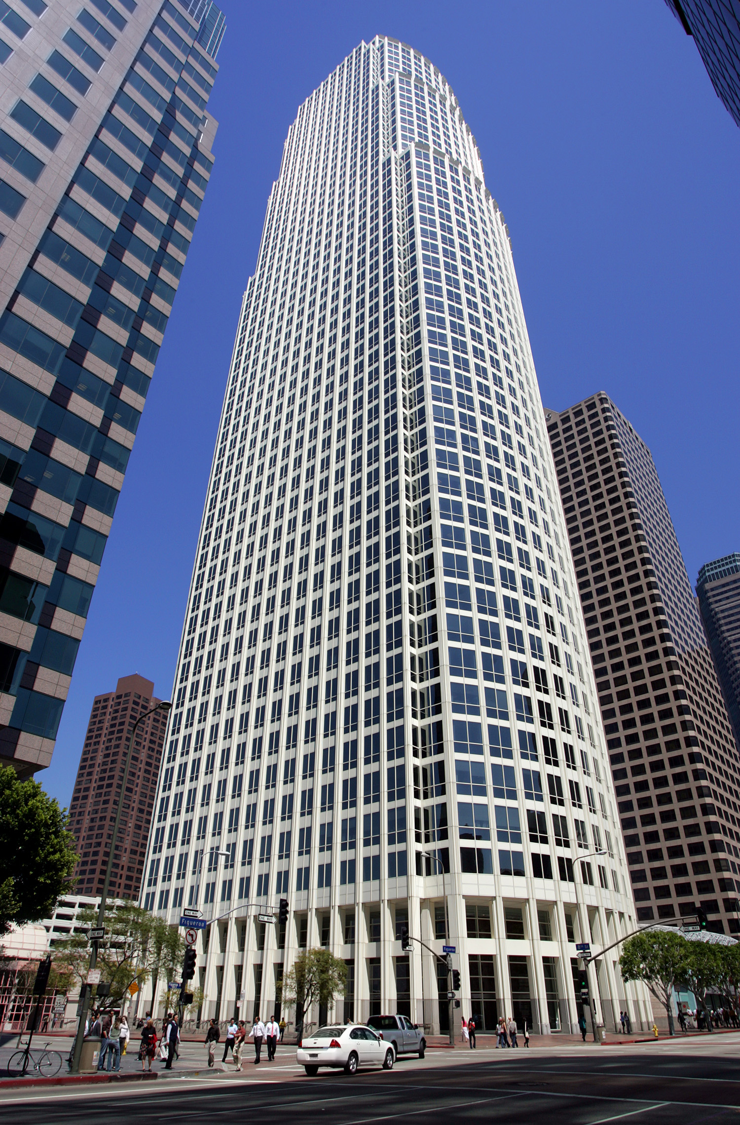 777 Tower - View from South Figueroa Street 