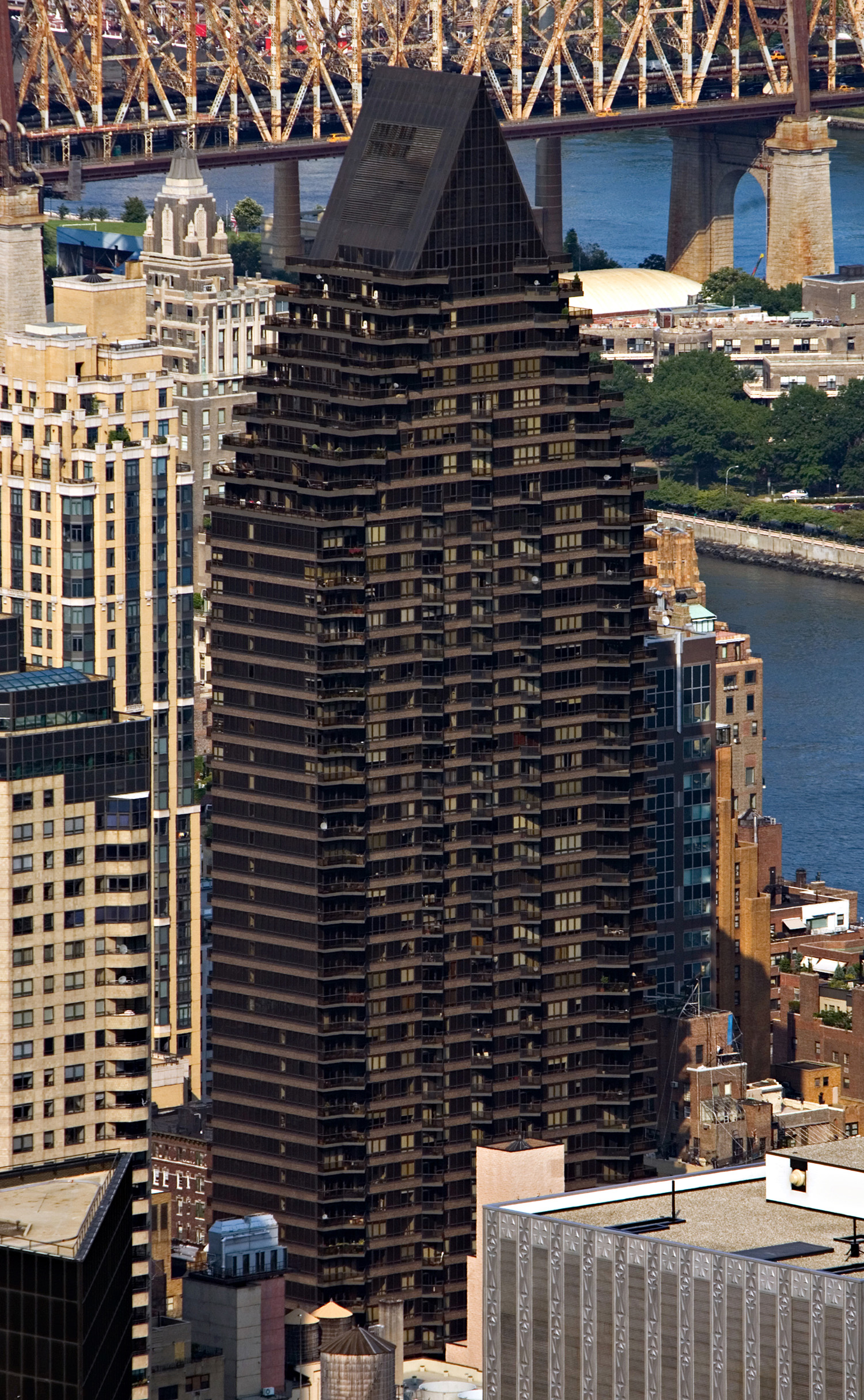 100 United Nations Plaza - View from Empire State Building 