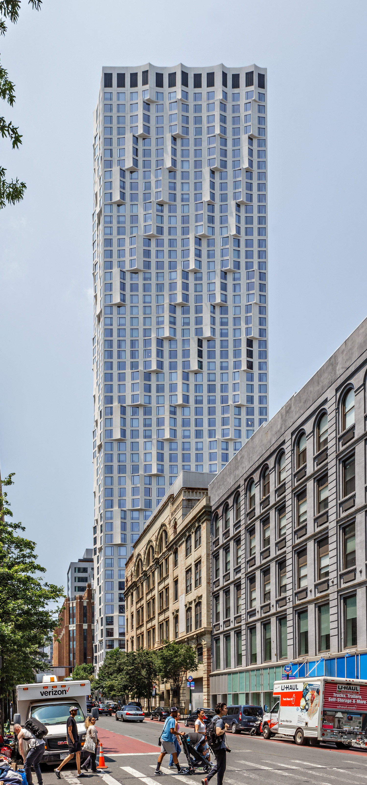 11 Hoyt Street - View from the east 