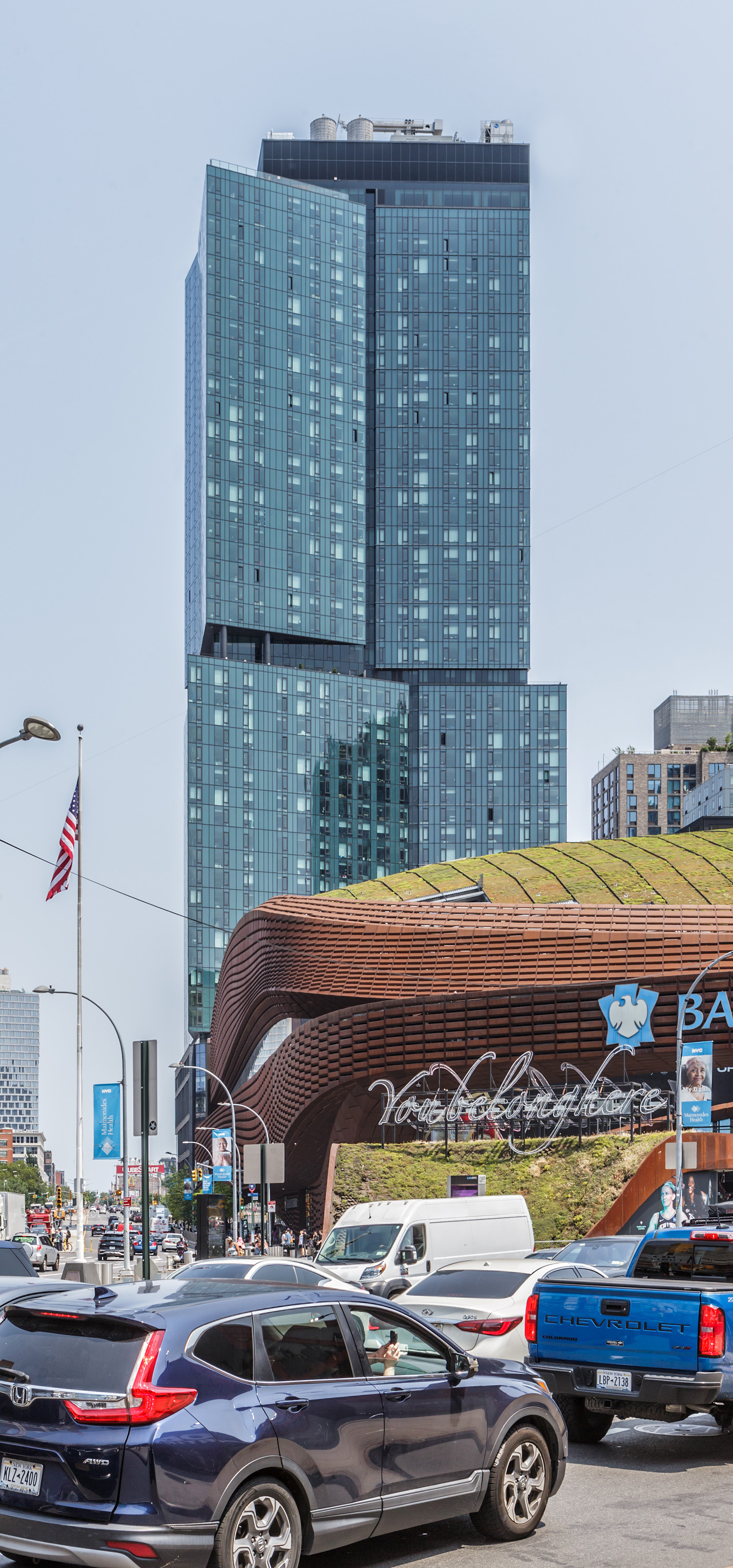 18 Sixth Avenue - View from the west 