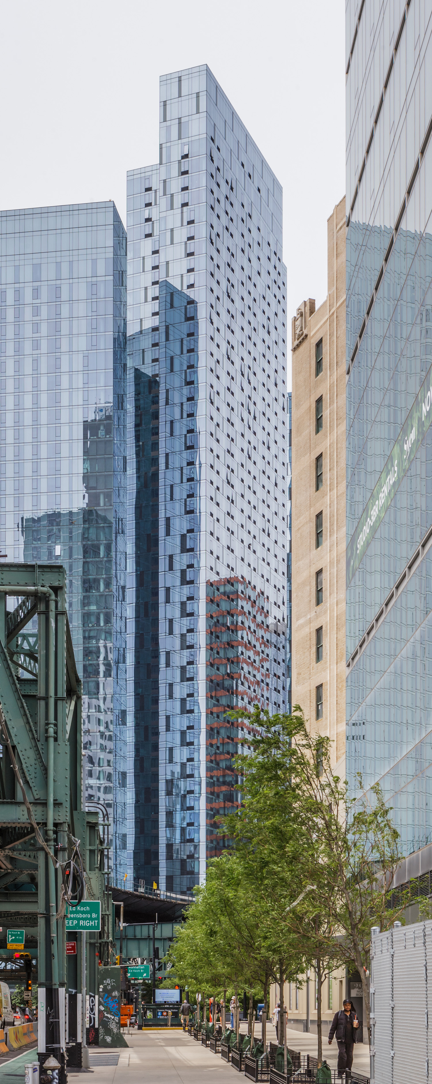 1 Jackson Park - View from Northern Boulevard 