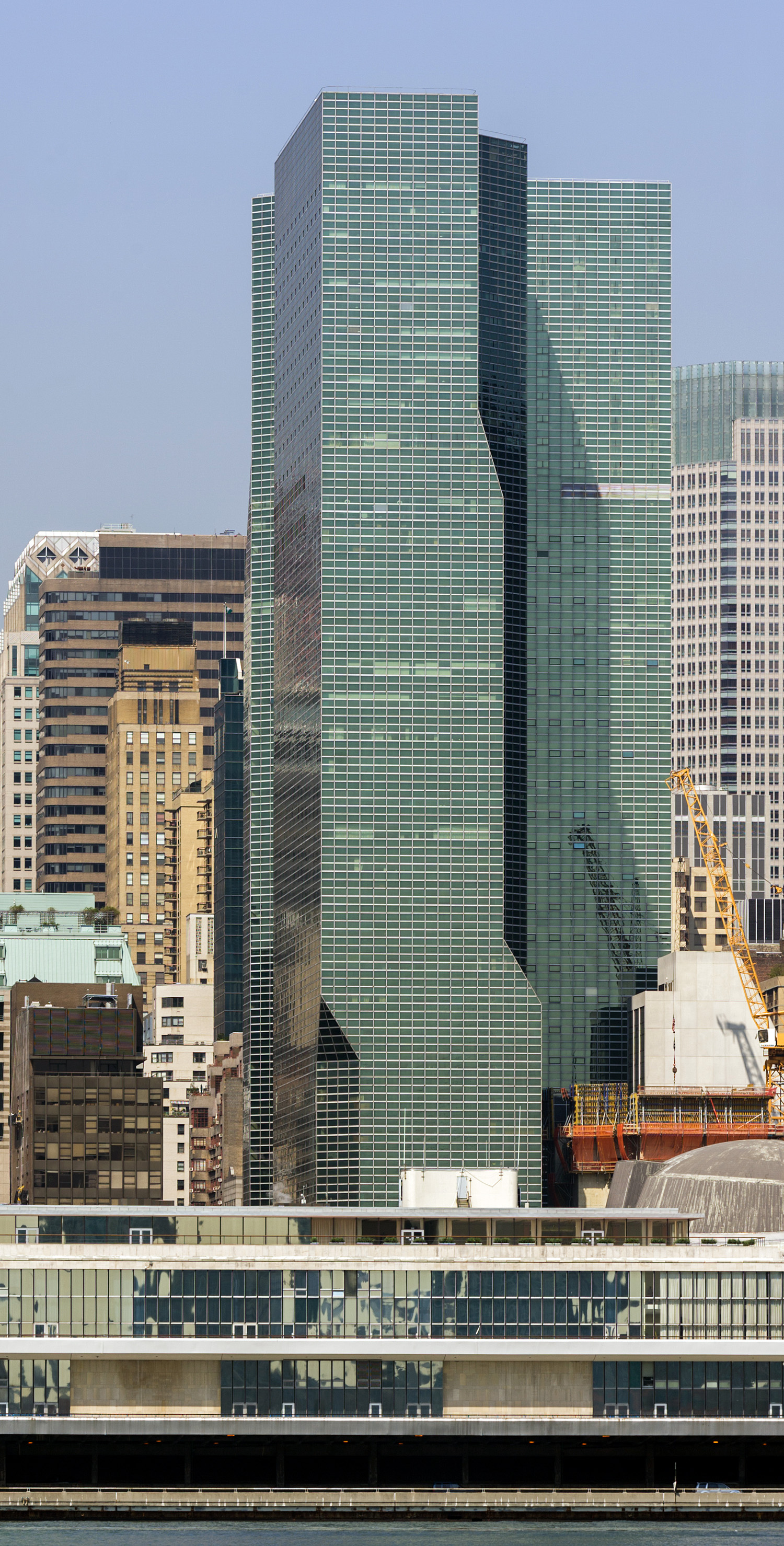 One United Nations Plaza - View from Queens 