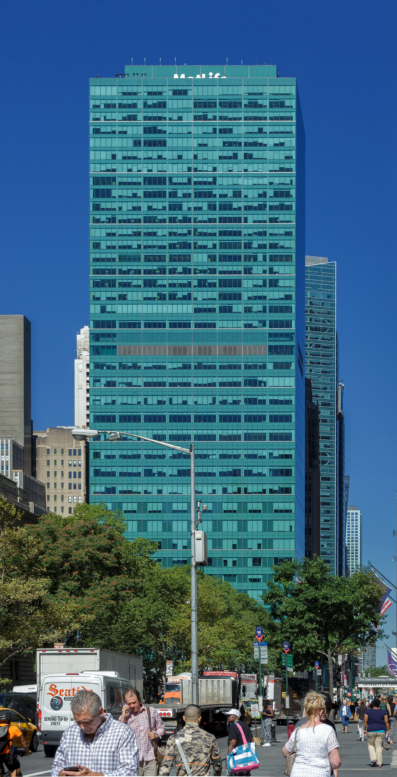 Salesforce Tower - View from the east 